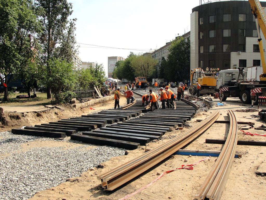 Kazan — Constuction of new tram line on Energetics and Serov streets