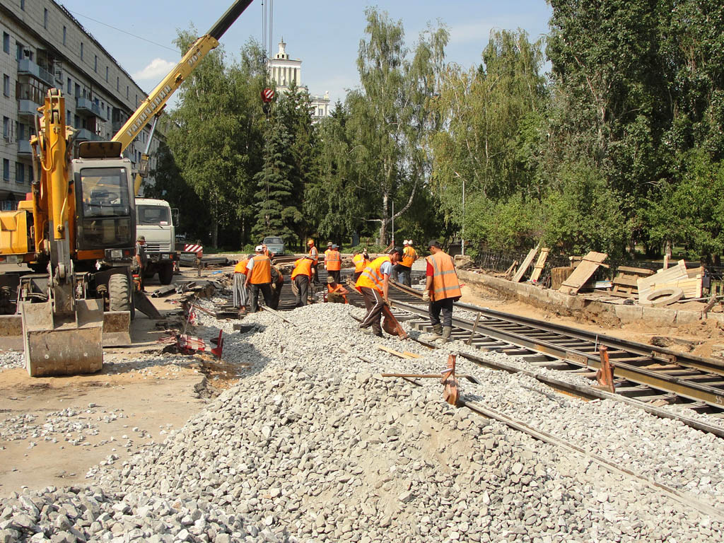Kazan — Constuction of new tram line on Energetics and Serov streets