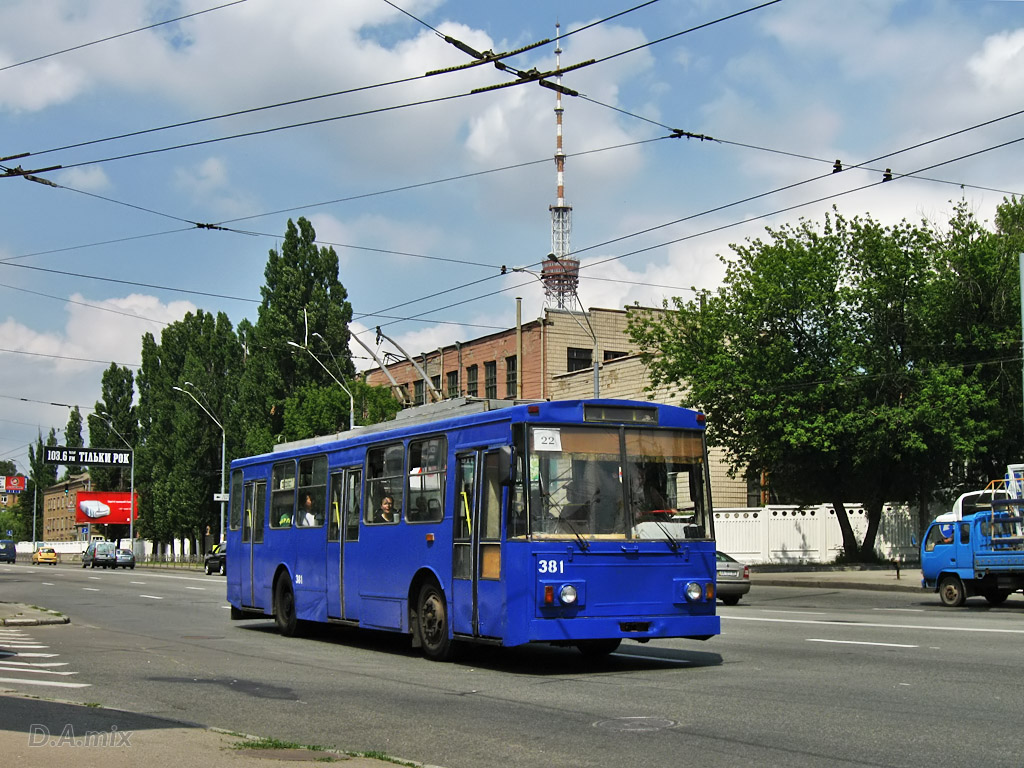 Kijiva, Škoda 14Tr02/6 № 381