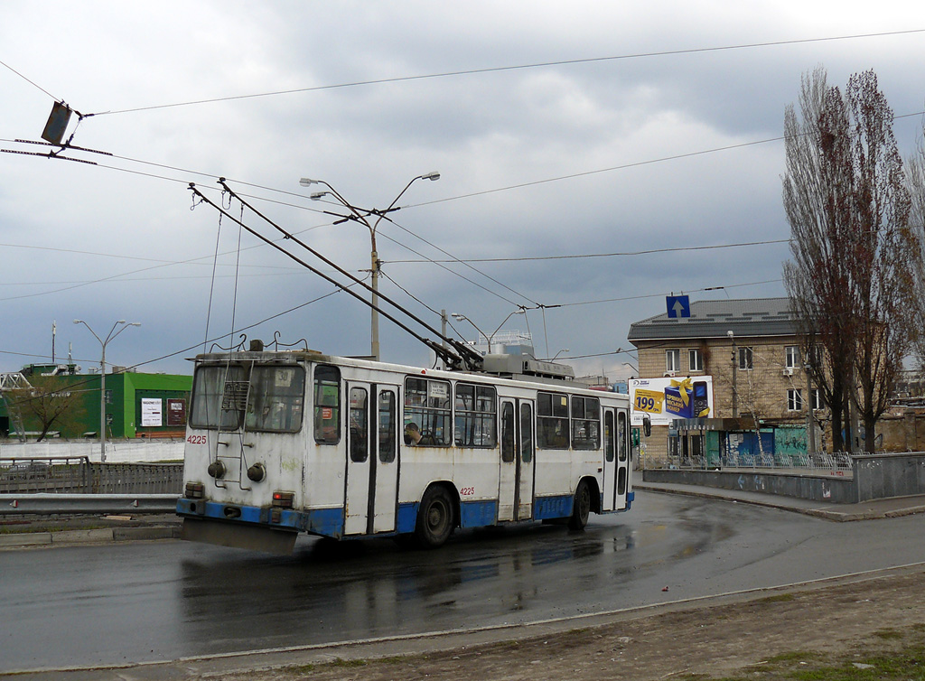 Киев, ЮМЗ Т2 № 4225