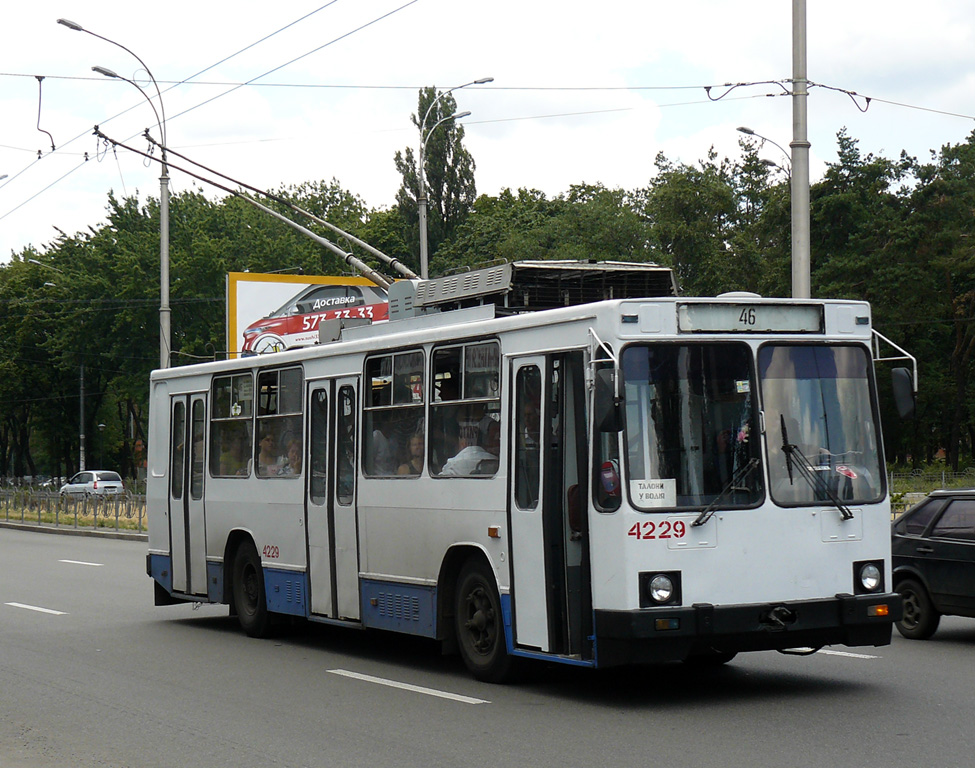 Kijev, YMZ T2 Br. 4229