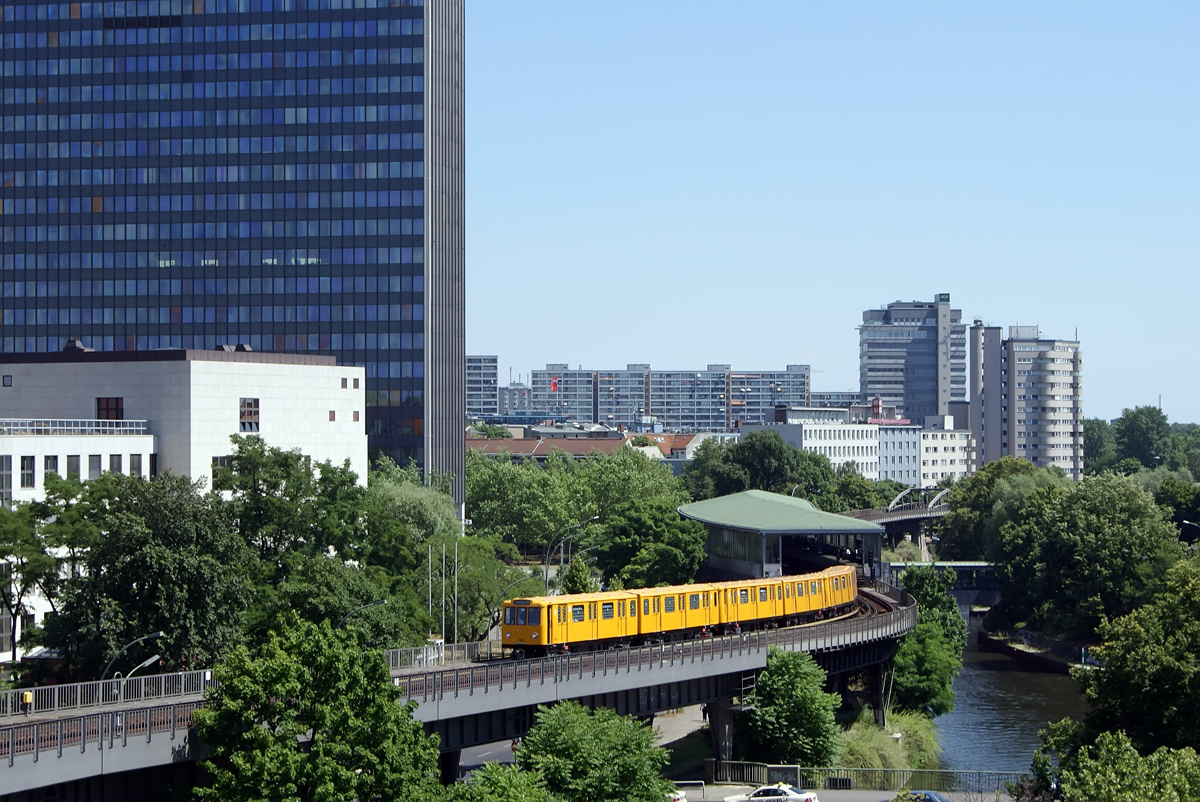 Берлин — U-Bahn — линия U1; Берлин — U-Bahn — Линии и инфраструктура