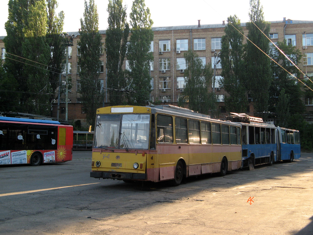 Киев, Škoda 14Tr02 № У-4
