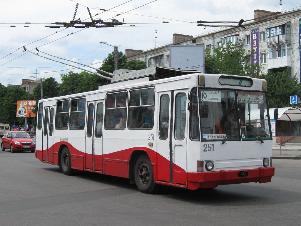 Кропивницкий, ЮМЗ Т2 № 251