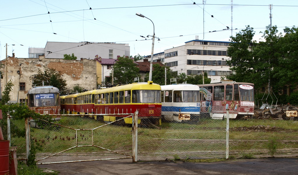 Львов, Tatra T4SU № 831
