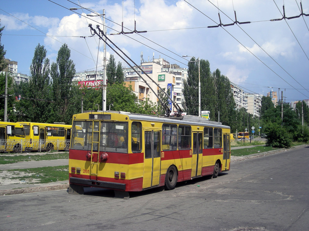 Киев, Škoda 14Tr02 № 261