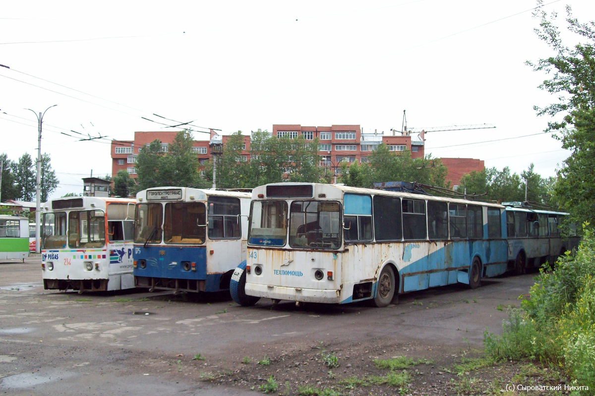 Иркутск, ЗиУ-682В-012 [В0А] № 143; Иркутск, ЗиУ-682В [В00] № 175; Иркутск, ЗиУ-682В-012 [В0А] № 214