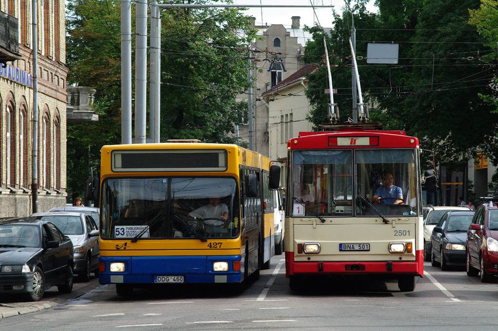 Вильнюс, Škoda 14Tr02/6 № 2501