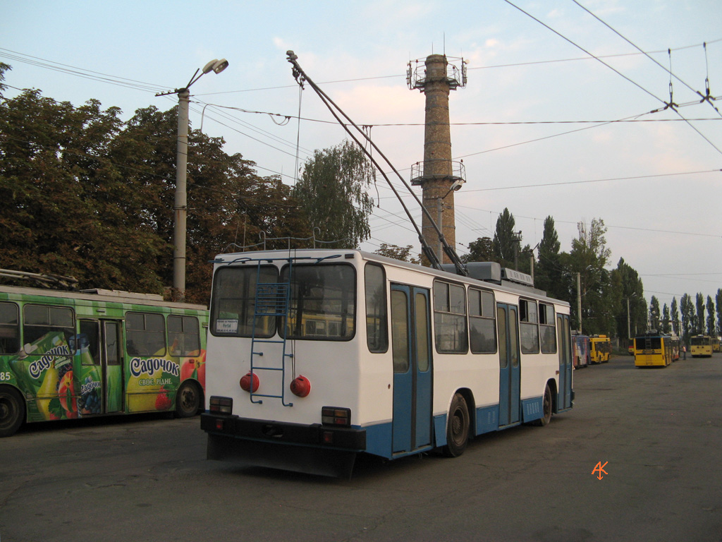 Киев, ЮМЗ Т2 № 536