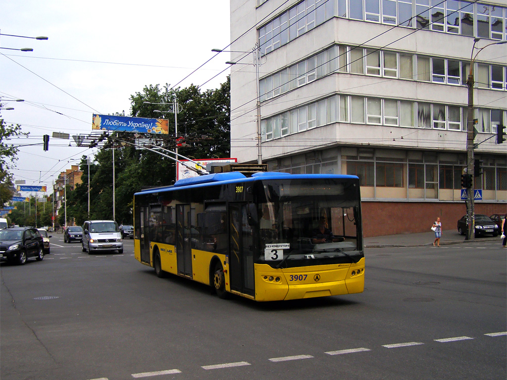 Kyiv, LAZ E183D1 # 3907 Kyiv, LAZ E183D1 # 3907