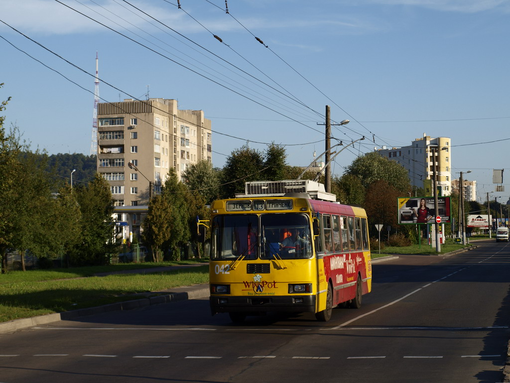 Львов, ЛАЗ-52522 № 042