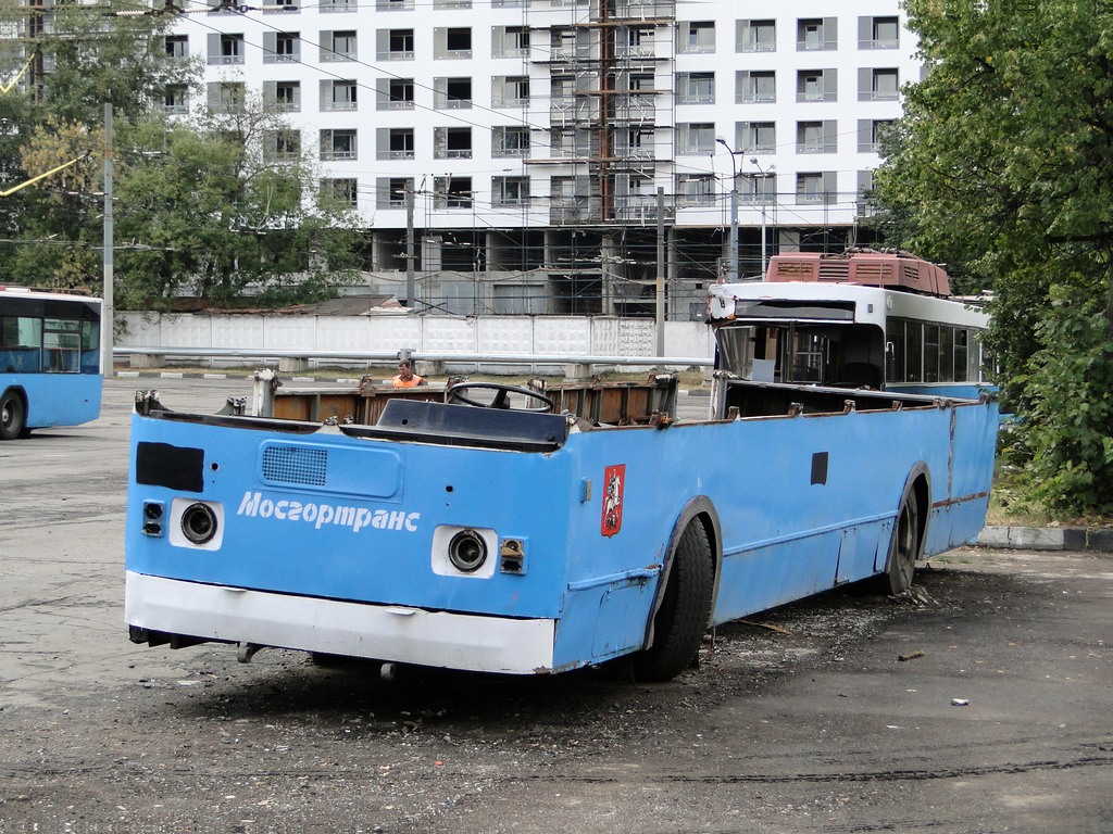 Москва, ЗиУ-682ГМ1 (с широкой передней дверью) № 7401