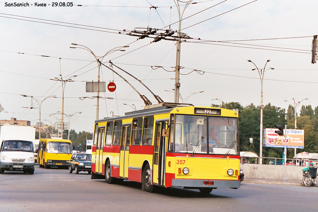 Киев, Škoda 14Tr02 № 357