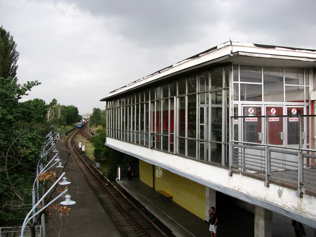 Киев — Метрополитен — Святошинско-Броварская линия