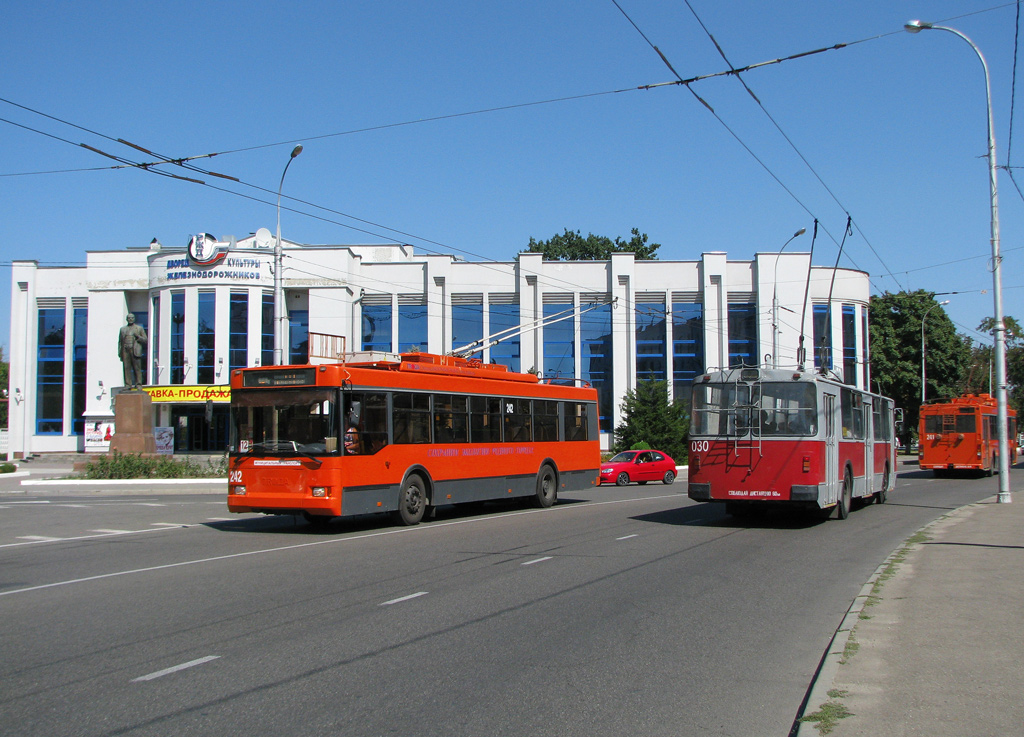 Краснодар, Тролза-5275.05 «Оптима» № 242; Краснодар, ЗиУ-682В [В00] № 030