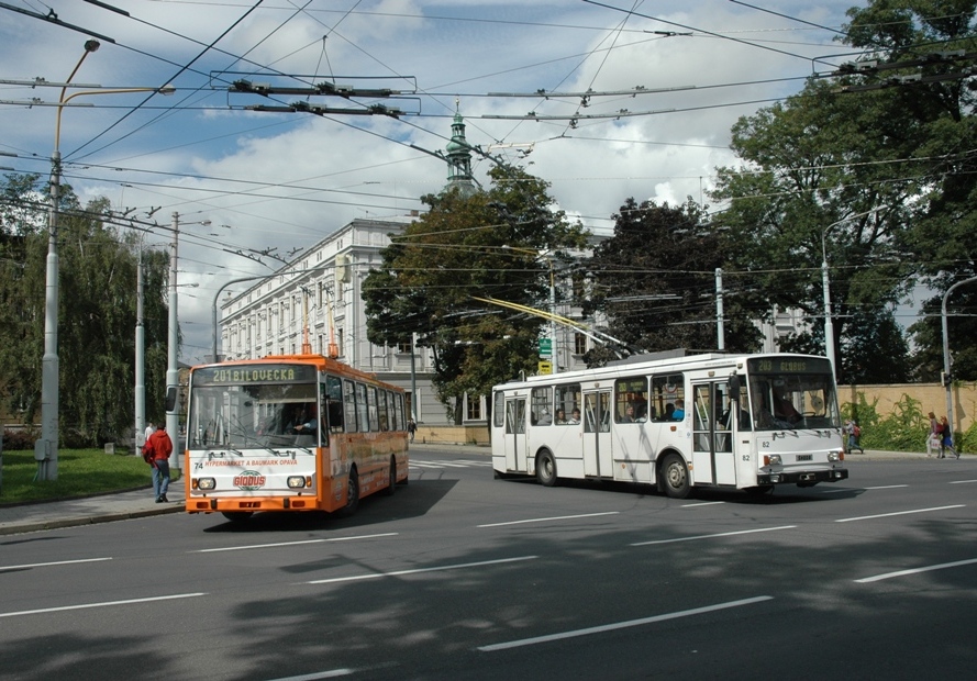 Opava, Škoda 14Tr17/6M nr. 74; Opava, Škoda 14Tr17/6M nr. 82