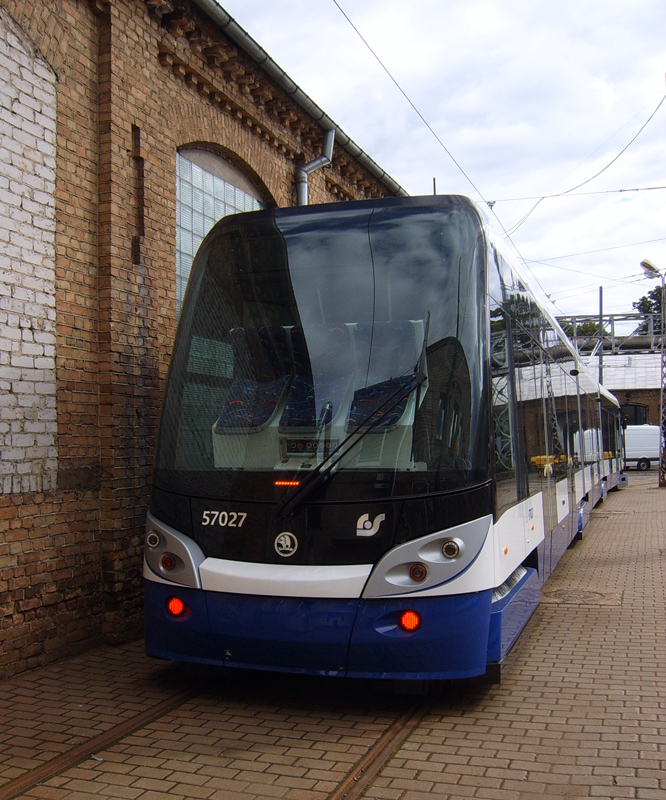 Рига, Škoda 15T ForCity Alfa Riga № 57027