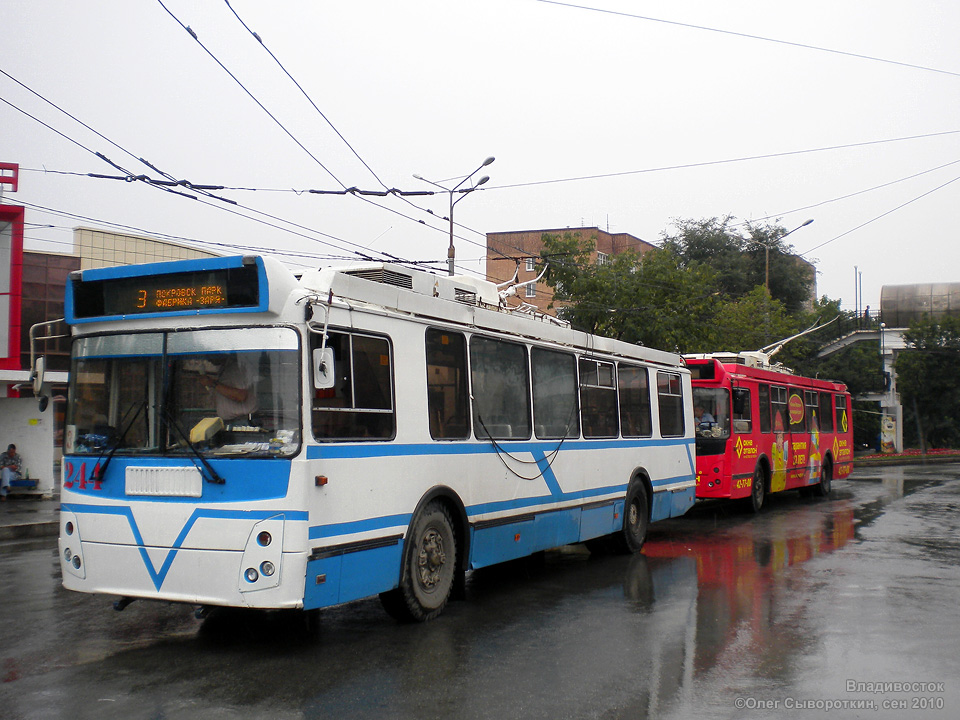Владивосток, ЗиУ-682Г-016.02 № 244