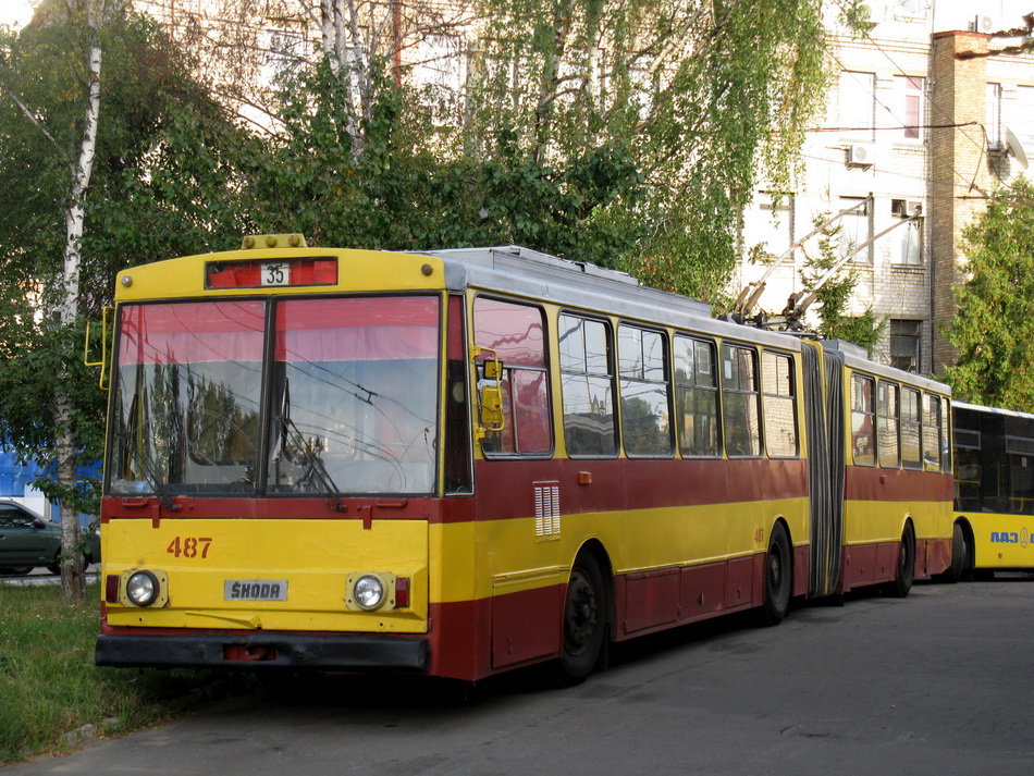 Киев, Škoda 15Tr03/6 № 487