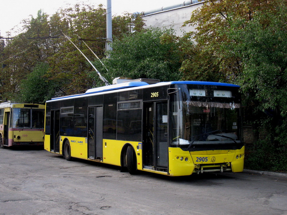 Kyiv, LAZ E183D1 Br. 2905