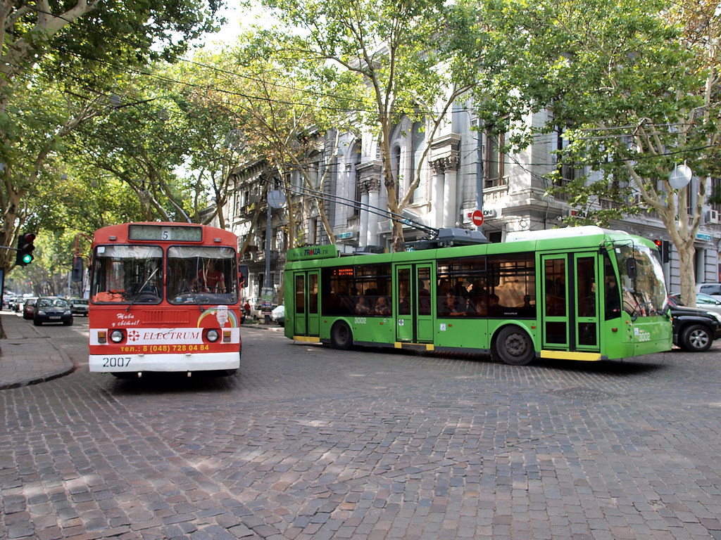 Одесса, ЗиУ-682Г [Г00] № 2007; Одесса, Тролза-5265.00 «Мегаполис» № 3002