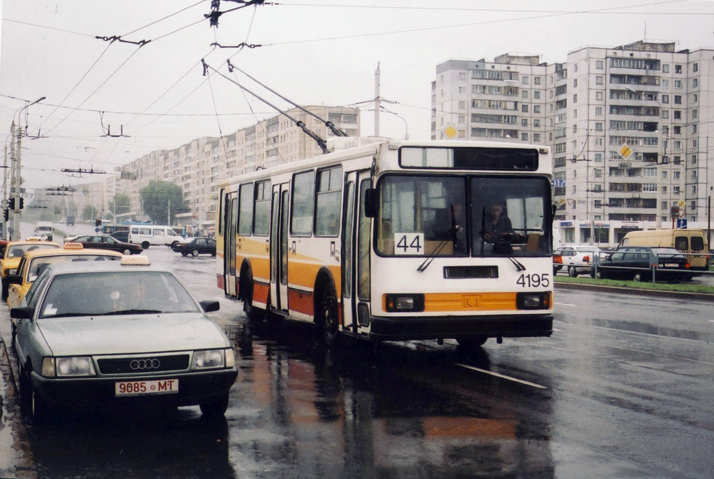 Минск, БКМ 201 № 4195