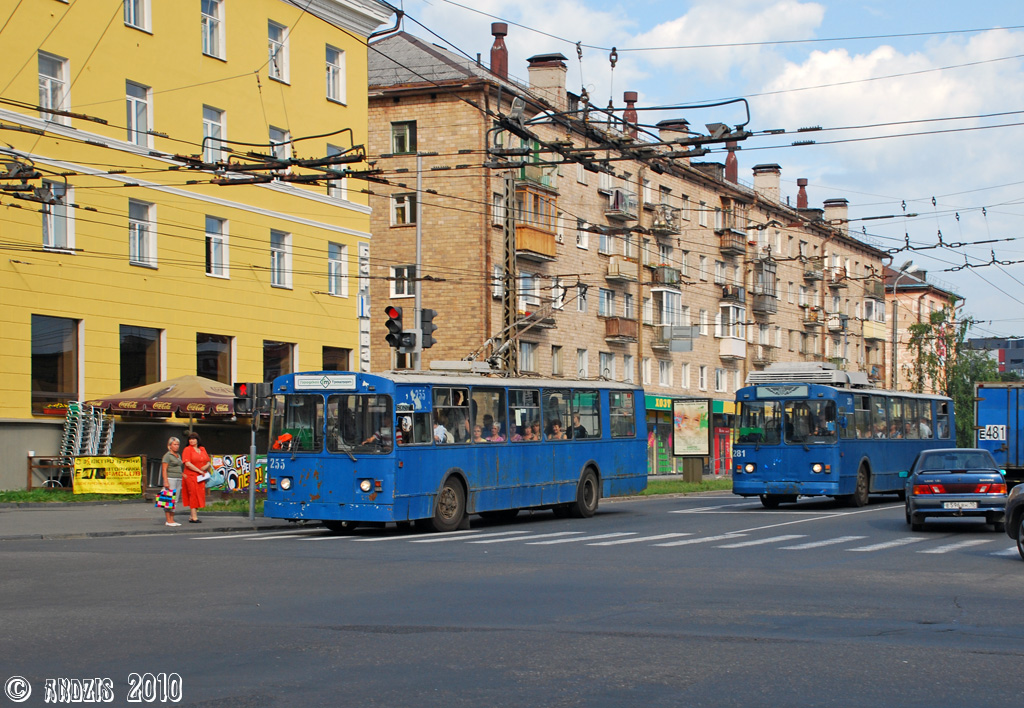 Петрозаводск, ЗиУ-682В-012 [В0А] № 255; Петрозаводск, ЗиУ-682Г [Г00] № 281