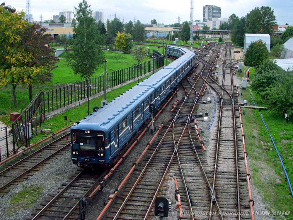 Sanktpēterburga, 81-717.5 (LVZ/VM) № 10025
