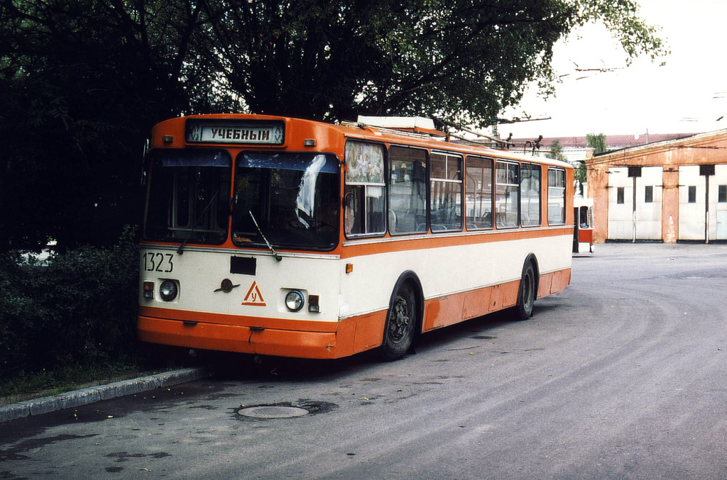 Минск, ЗиУ-682ГН № 1323 Минск, ЗиУ-682ГН № 1323