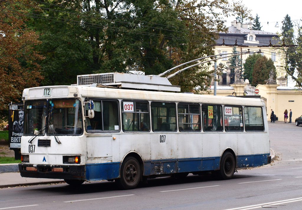 Львов, ЛАЗ-52522 № 037