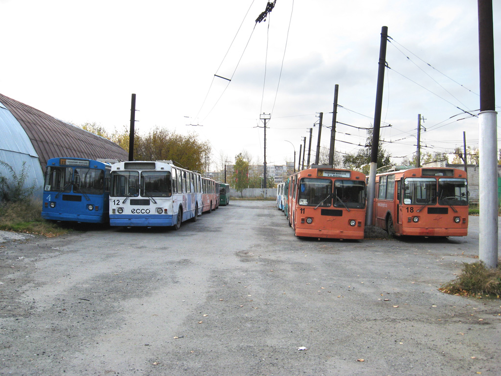 Тюмень, ЗиУ-682Г [Г00] № 12; Тюмень, ЗиУ-682Г [Г00] № 11; Тюмень — Разные фотографии