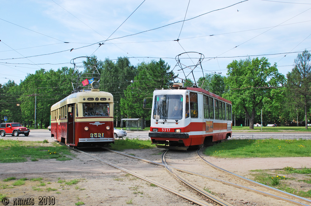 Sankt Petersburg, LM-47 Nr. 3521; Sankt Petersburg, 71-134K (LM-99K) Nr. 5317