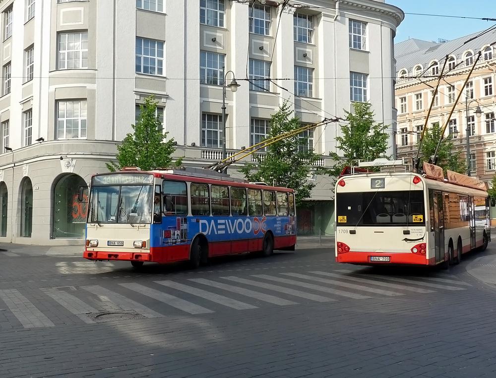 Вильнюс, Škoda 14Tr17/6M № 1659; Вильнюс, Solaris Trollino II 15 AC № 1709