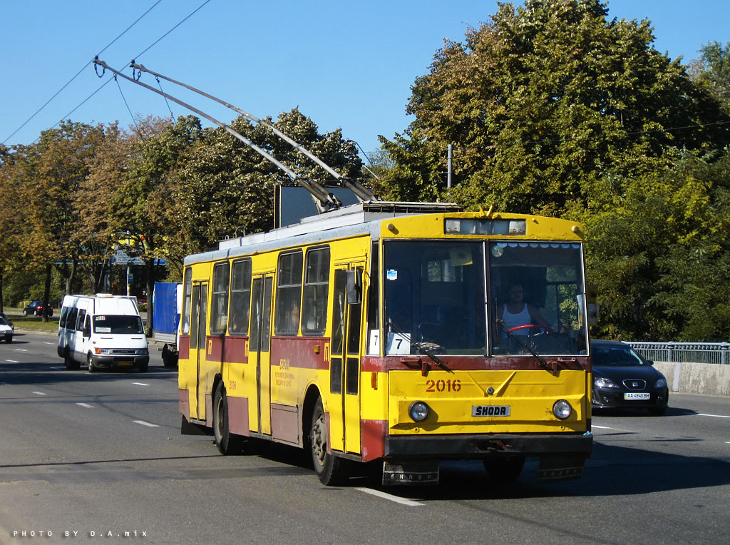 Киев, Škoda 14Tr02/6 № 2016