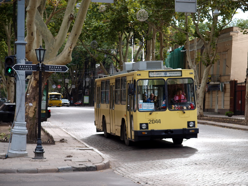 Одесса, ЮМЗ Т2 мод. 7 № 2044