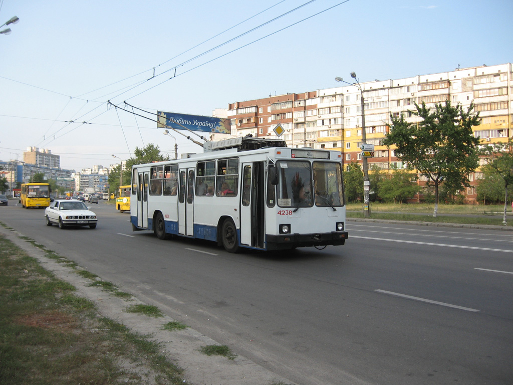 Киев, ЮМЗ Т2 № 4238