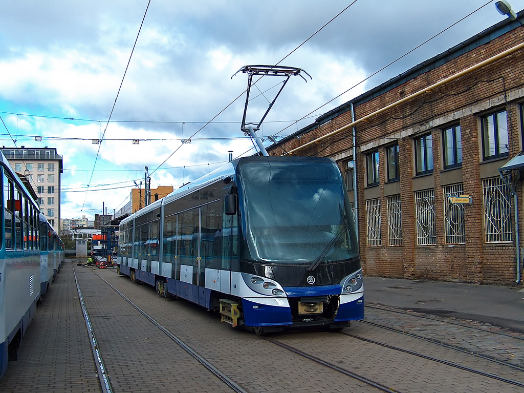 Рига, Škoda 15T ForCity Alfa Riga № 57060