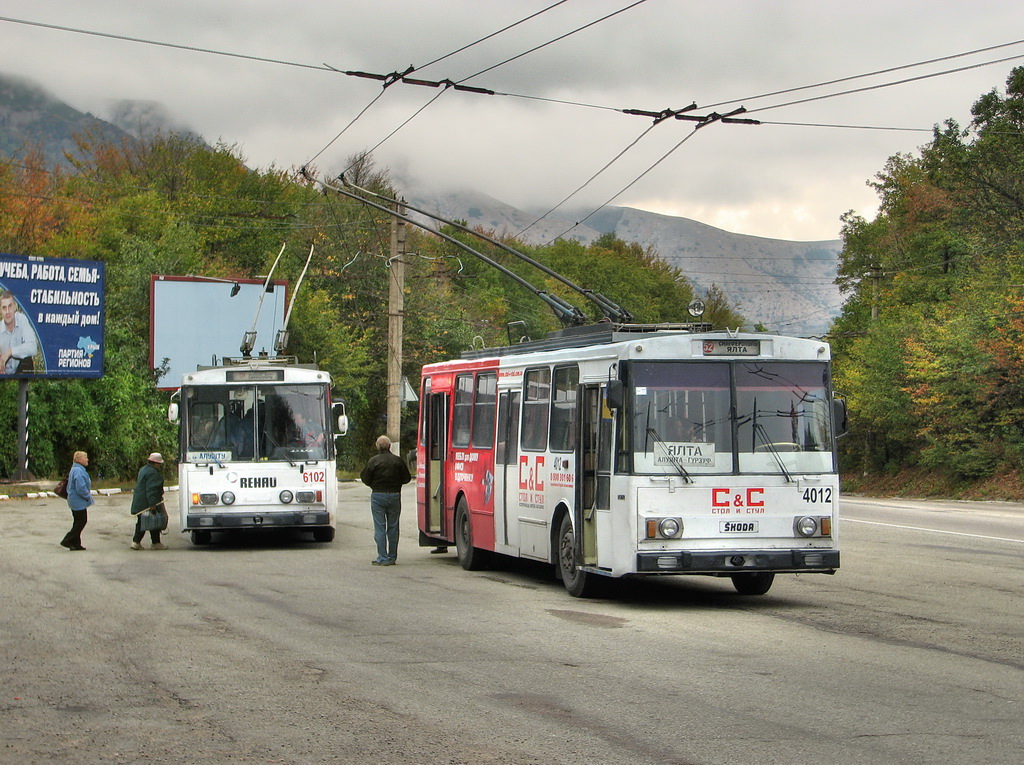 Krimski trolejbus, Škoda 14Tr89/6 č. 6102; Krimski trolejbus, Škoda 14Tr11/6 č. 4012