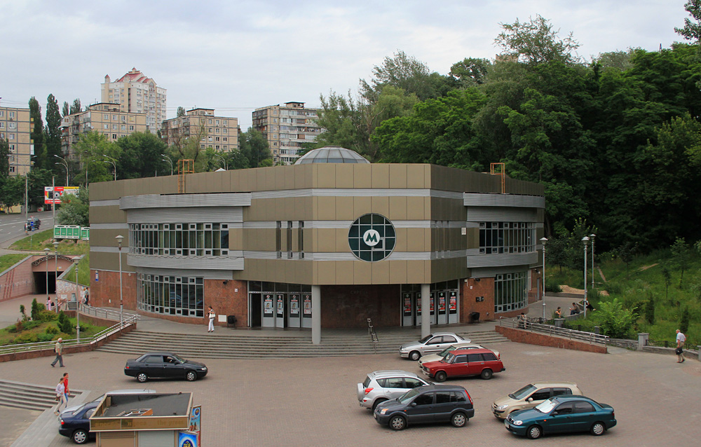 Киев — Метрополитен — Сырецко-Печерская линия