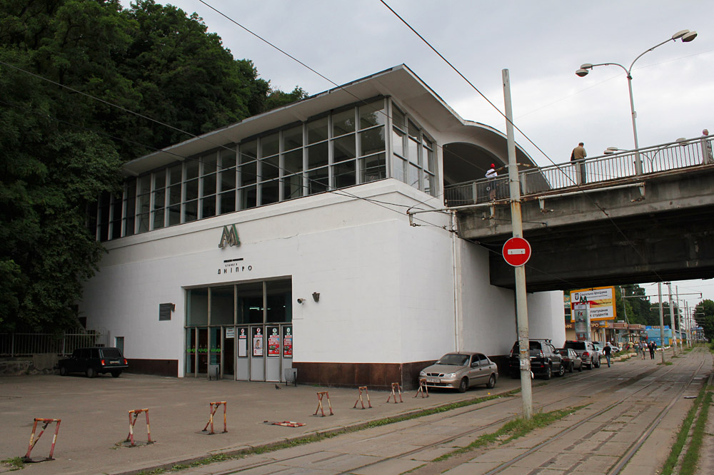 Kyiv — Metro — Line M1 (red)