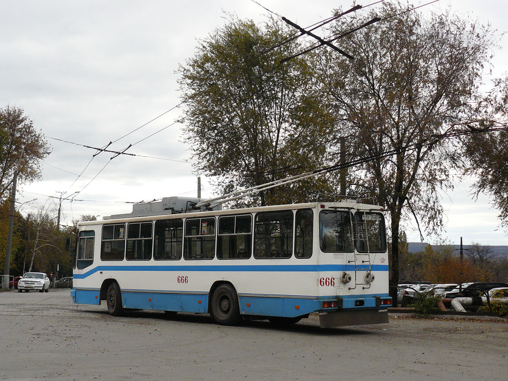 Кривой Рог, ЮМЗ Т2 мод. 7 № 666