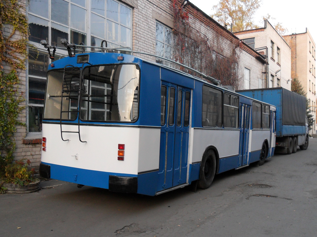 Макеевка, ЗиУ-682Г [Г00] № 220; Днепр — Территория вагоноремонтных мастерских