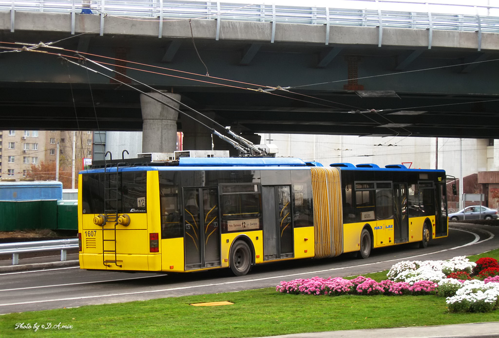 Kijev, LAZ E301D1 — 1607