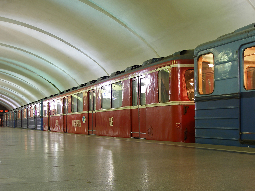 Москва, УМ5 № 806
