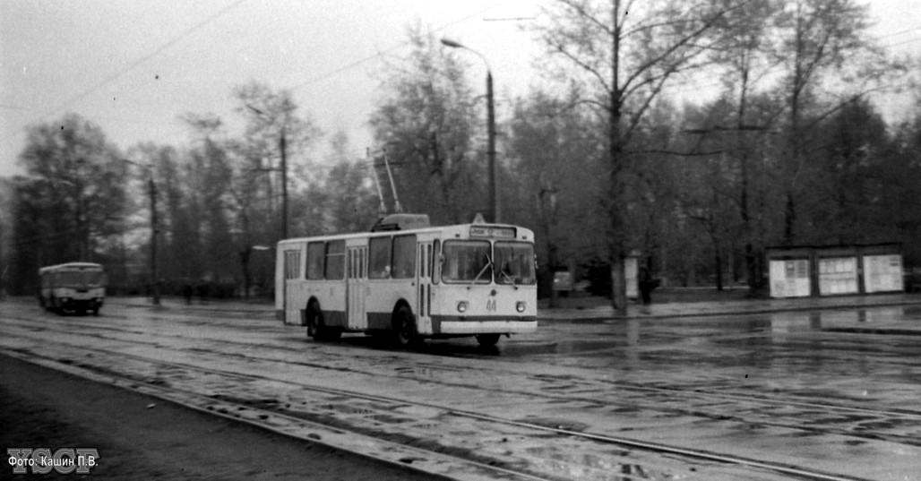 Тверь, ЗиУ-682В № 44; Тверь — Старые фотографии (1917—1991); Тверь — Троллейбусные линии: Центральный район