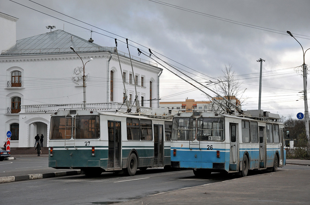Veliký Novgorod, ZiU-682 GOH Ivanovo č. 27; Veliký Novgorod, ZiU-682 GOH Ivanovo č. 26