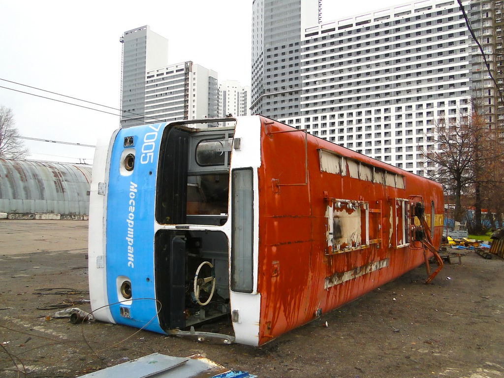 Москва, Нижтролл (ЗиУ-682Г) № 7005