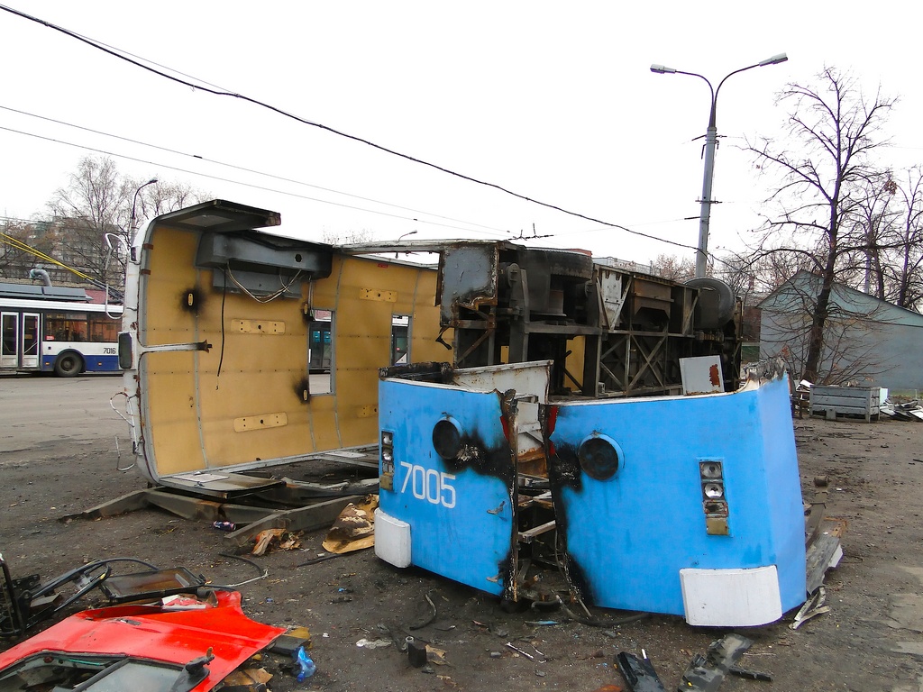 Москва, Нижтролл (ЗиУ-682Г) № 7005