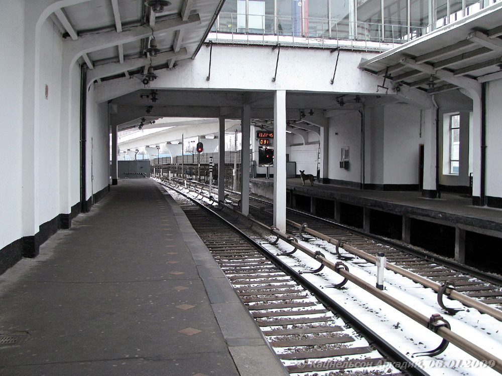 Москва — Метрополитен — [4] Филёвская линия