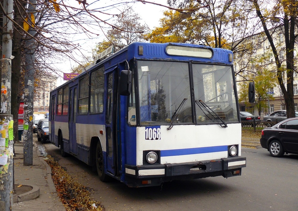 Днепр, ЮМЗ Т1Р (Т2П) № 1068